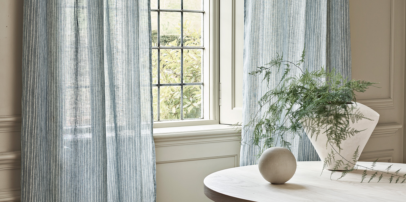 ブルーストライプレース