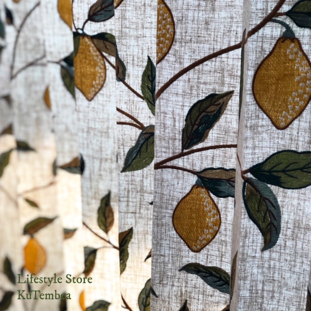 レモンの刺繍柄のカーテン♪