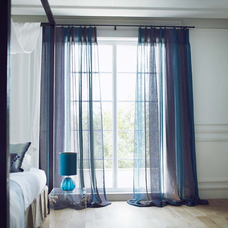 ブルーのカーテンに一目ぼれ！