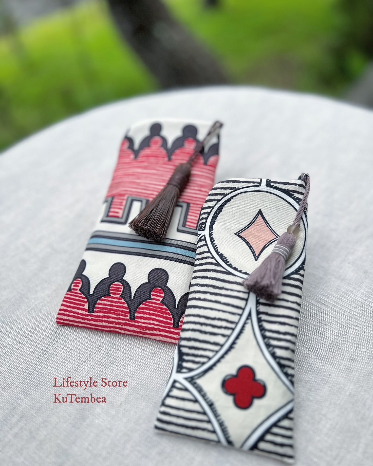 KuTembeaオリジナルメガネケース